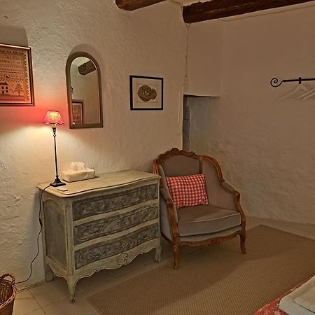 Bed and Breakfast La Maison De Gisele Saint-Victor-des-Oules Exterior foto