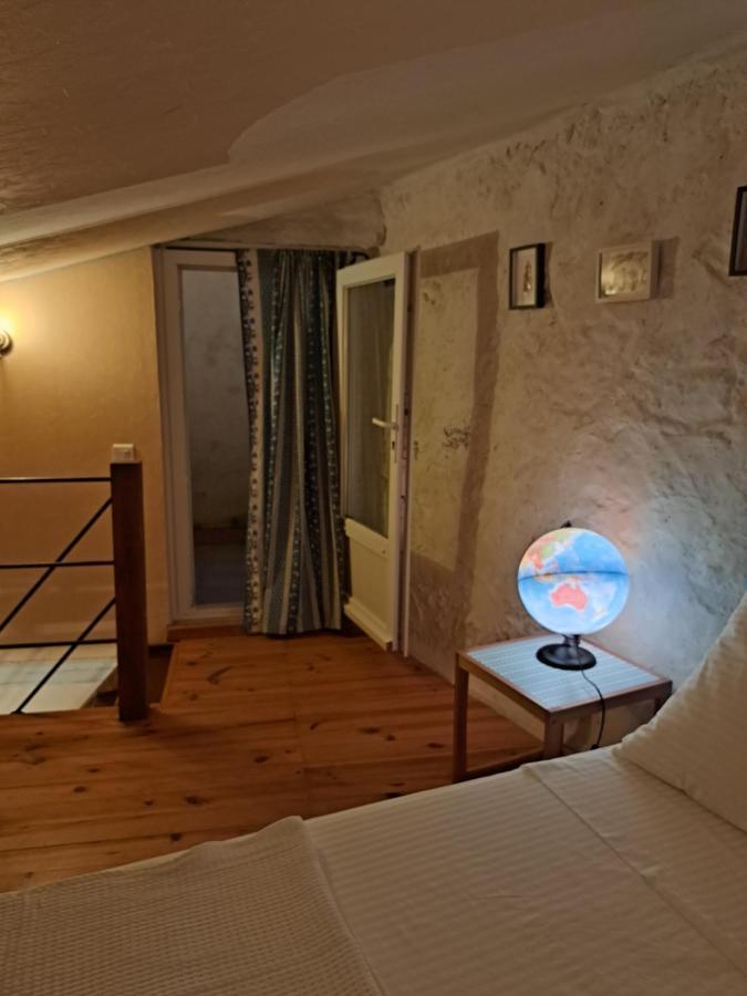 Bed and Breakfast La Maison De Gisele Saint-Victor-des-Oules Exterior foto
