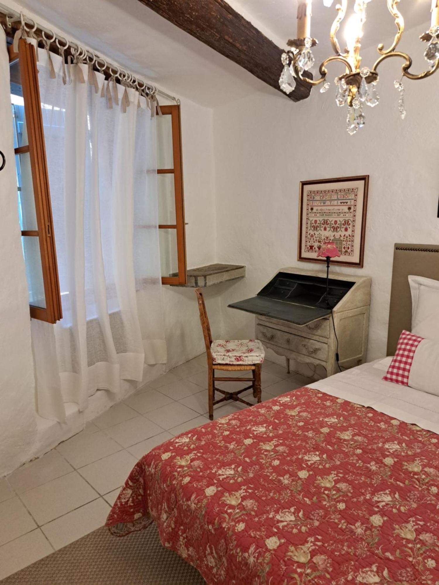 Bed and Breakfast La Maison De Gisele Saint-Victor-des-Oules Exterior foto